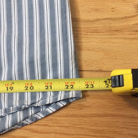 M MICHAEL Michael Kors button down pinstriped blue shirt - Picture 10 of 15